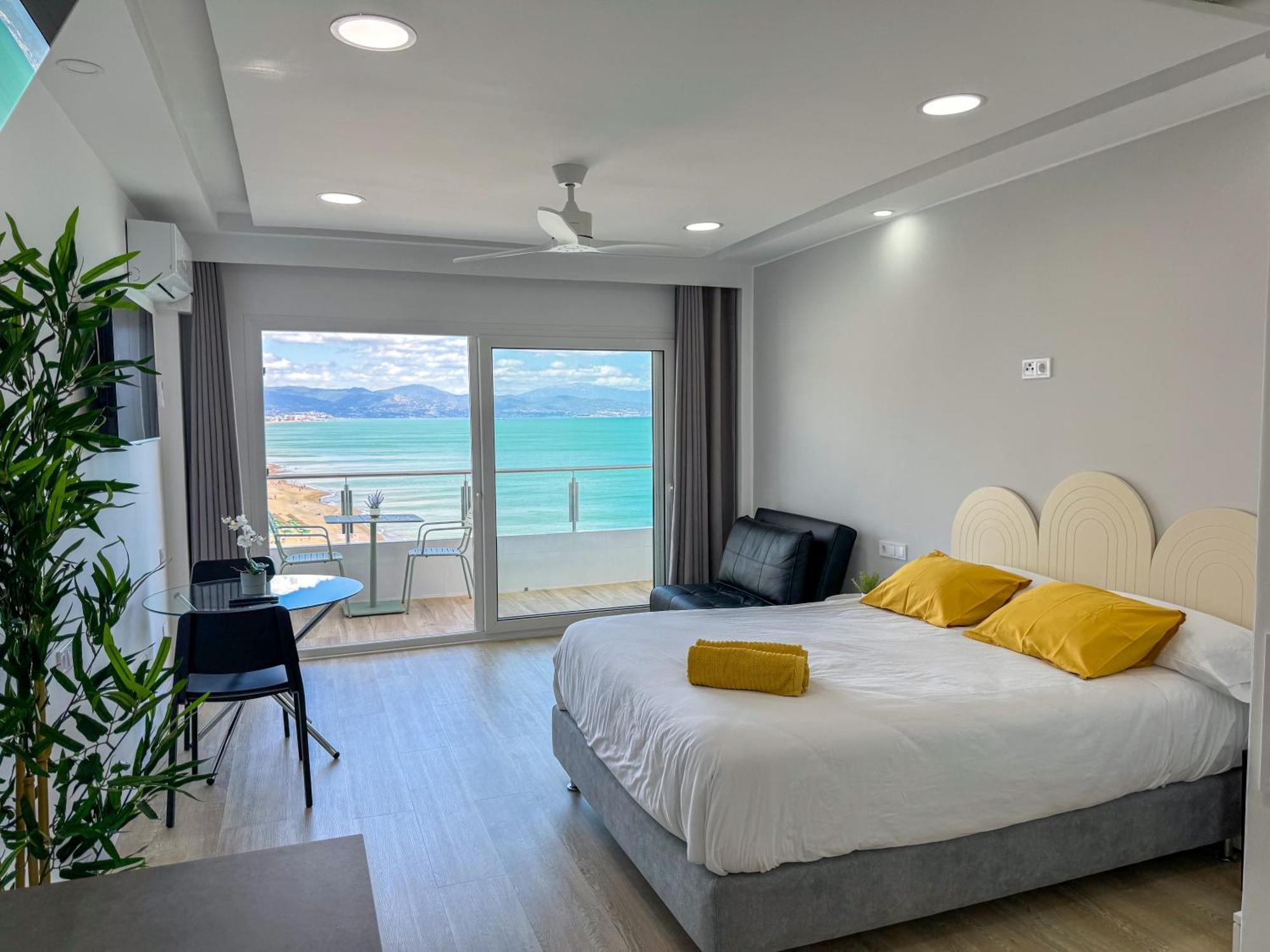 Spectacular Sea Views Torremolinos Apartment ภายนอก รูปภาพ